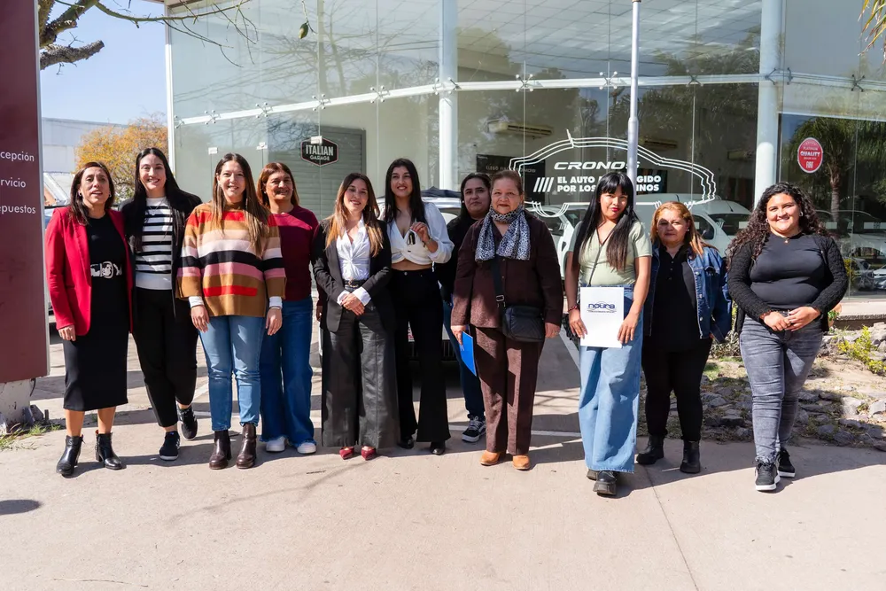 PONCHO 25 - Entrega de vehículos-6_compr