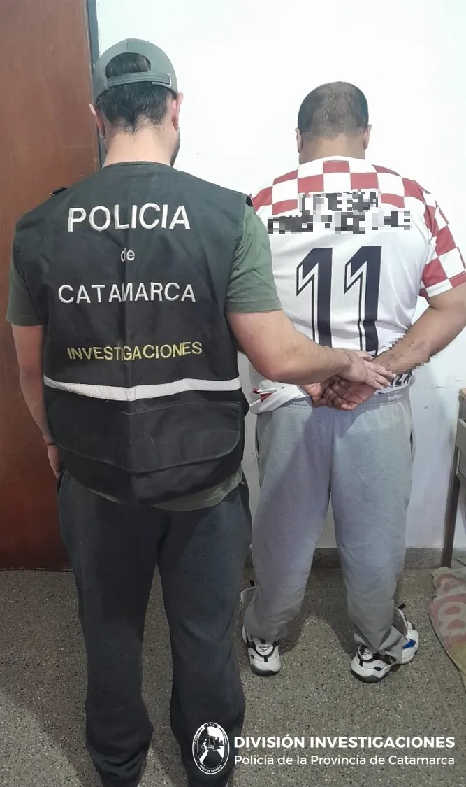 Div. Investigaciones (arrestado)