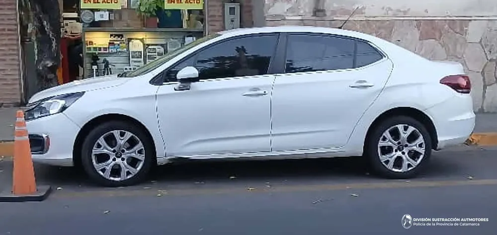Automotores