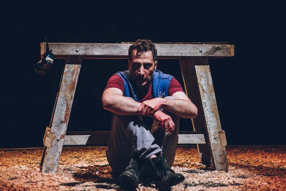 MUERDE-Luciano-Casares-scaled