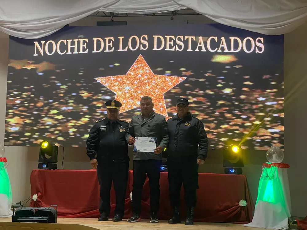 Policías fueron reconocidos en el marco del aniversario de Pomán (9)