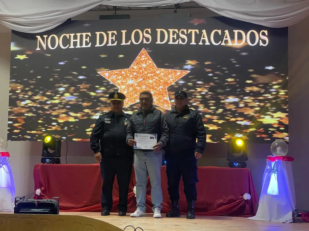 Policías fueron reconocidos en el marco del aniversario de Pomán (8)