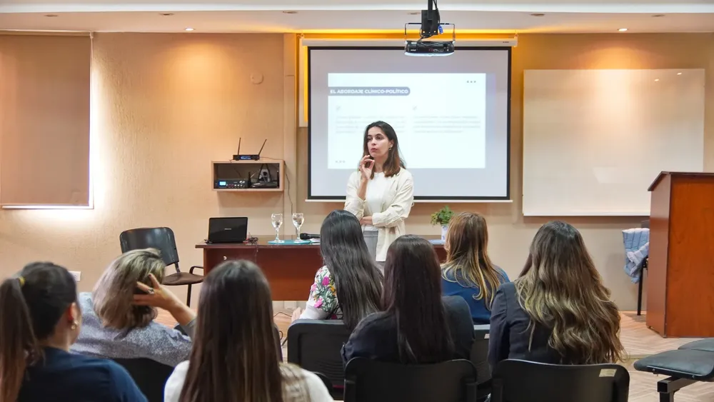 CHARLA INTERCAMBIO SALUD MENTAL-00211